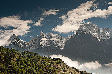 白袜体育生被强制炸精：《赛道精英》新版本前瞻，高风险超频战术引爆竞速圈-2