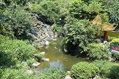 男生用困困对准女生:极速困倦,用精准射线让对手打盹的战术竞速新体验-2