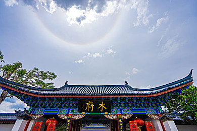 国产乱能：竞速新作颠覆传统，混沌都市中体验国产科技逆袭之路-2