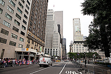 黄色软件下载导航：街头竞速新纪元，改装飞驰与霓虹赛道终极体验-3