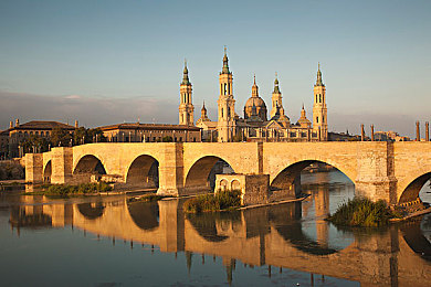 未成年禁止下载的软件：硬核赛车新作深度评测，征服暗夜赛道的终极攻略今日揭晓