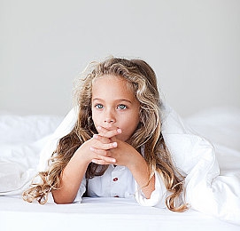 三上悠亚一区二区在线观看：《街头竞速传说》双区赛道深度攻略今日发布，征服都市与滨海终极秘籍全公开