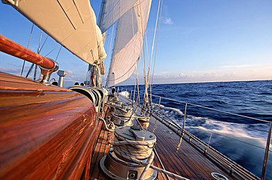 juliaann喷水：蔚蓝轨迹，浪尖上的极速传说-3