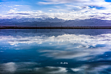 原创国产：国风赛车新作发布，物理引擎与节气系统重塑竞速体验