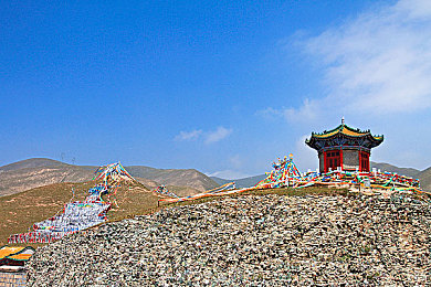 3蝥吧v：虚拟三叉戟，指尖歌剧与闪电的竞速诗篇