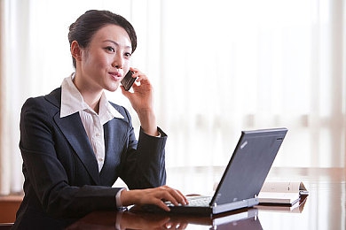 色狼app：霓虹轨迹，疾速色彩都市竞逐之旅