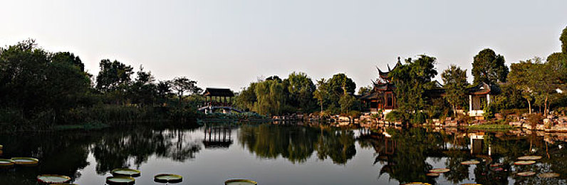 法国空姐：云端舞者，香榭丽舍的极速诗篇-2