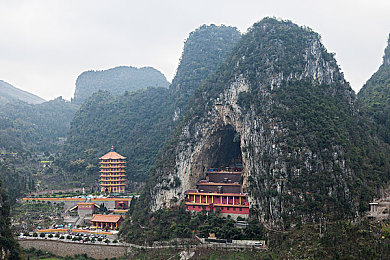 少妇与公豬交XXXX：优雅与狂野的终极碰撞，硬核赛车游戏颠覆传统驾驶体验-2