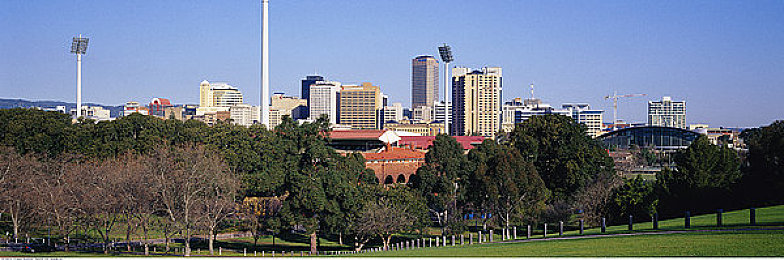 打扑克又爽又痛的那：《扑克传说：极限对决》深度评测，策略与运气交织的卡牌新体验