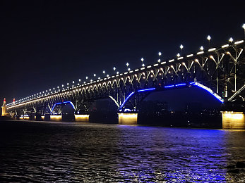 打扑克庝又叫：策略竞速，在狂野飙车中体验牌局般的心理博弈