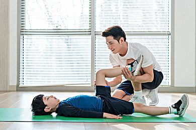 一个好妈妈3中字讲话的背景资料：驾驶与回忆交织，公路上的亲情独白之旅