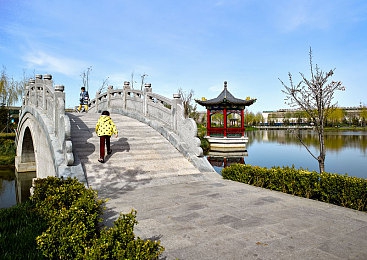 密桃Aⅴ：当赛车邂逅甜蜜幻想，定制爱车开启都市冒险之旅-2