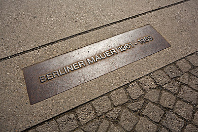 黄色搞鸡软件：涡轮鸡跑，荒诞竞速与机械萌禽的物理狂欢