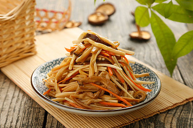 歪歪动漫入口：像素赛车穿越次元，动漫美学开启竞速新纪元-2