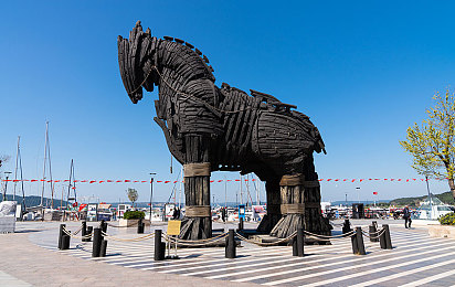 拔萝卜不盖被：极速农耕与硬核驾驶，田野竞速收割新体验-1