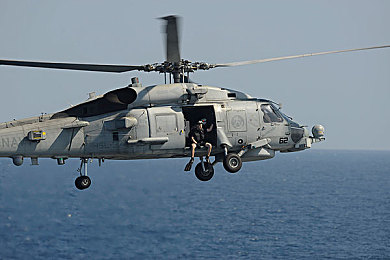 男生把小困困放到女生困困：协同组装，极速共驾的模块化竞速世界-2