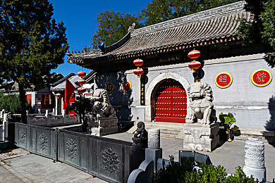 篮球体育生被绑炸精：街头扣篮绝杀时刻，双模式竞技引爆赛博都市-1