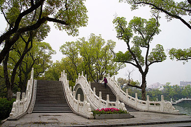 十八大黄禁：隐形裁判的赛道博弈，在规则缝隙间疾驰的艺术-3