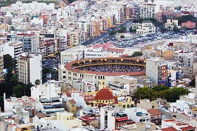 爸爸小新姥姥妈妈:家庭驾驶模拟新作上线,角色切换系统重塑温情出行体验-2