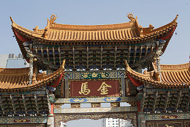 插入桃子：疾驰赛道，甜蜜收集，氮气加速新体验