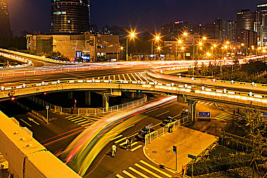 男孩把坤坤：虚拟偶像跨界赛车游戏，全新护卫竞速模式引爆热议-1