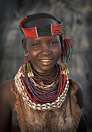 中韩三级：竞速新纪，东方美学与未来科技的极速交响诗-4