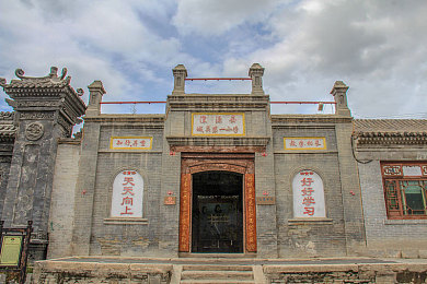 篮球体育生被绑炸精：街头扣篮绝杀时刻，双模式竞技引爆赛博都市-2