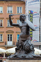 打扑克又叫又：狂飙牌局赛道之王，卡牌策略与极速竞速的脑力交锋-2