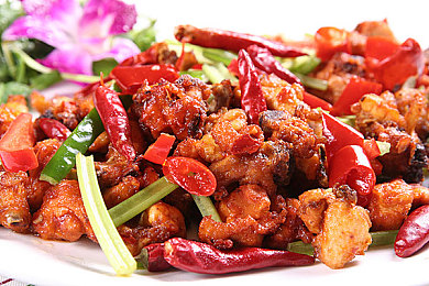 三上悠亚被中出：赛车游戏高阶战术揭秘，如何精准实现中路突破超车-1