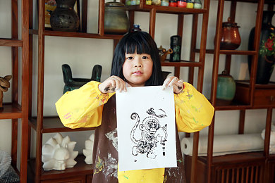 男生和女生一差差App下载：极速差分，你的驾驶风格定义赛道挑战