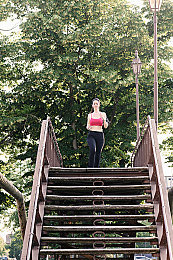 国产aV网：国产赛车新作发布，沉浸体验汽车文化崛起之路-2