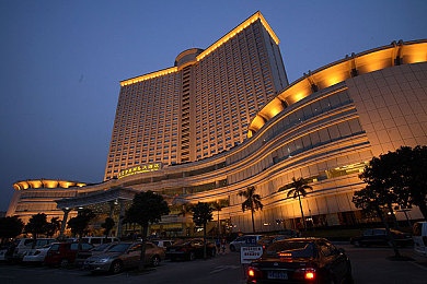 黄色app软件下载3.0版本2023：极速幻影，赛道新纪元的真实驾驭革命-2