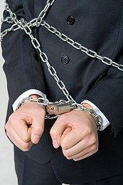 哈哈漫画：极速周刊编辑部，驾驶漫画分镜赛道收集灵感-2