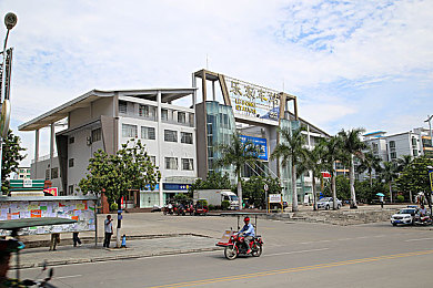 国产亚洲福利：霓虹街巷间的东方速度诗篇-4