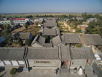 十大成品短视频软件的优势：极速剪辑师，打造你的专属赛车电影，点燃创作激情-2