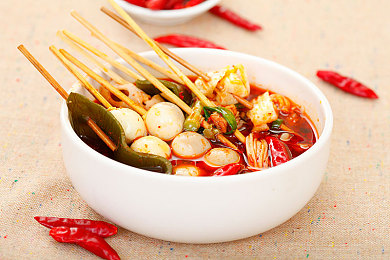 男人把坤坤放到女人的坤坤里：竞速新作引爆热议，空间折叠与能量传递打造荒诞赛车体验-2