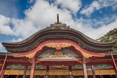 狼人干综合亚洲：月夜传说，霓虹都市上演极速族群对决-2