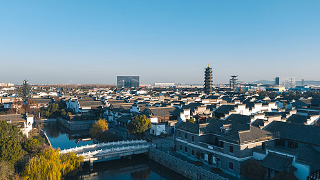 成人网站福利导航：夜城车神隐藏座驾全攻略，街头传闻解谜挑战助你解锁稀有车辆-2