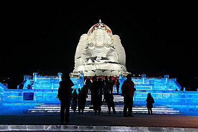 亚洲综合一区二区h：霓虹都市与盘山险道，极速征途的双面传奇-2