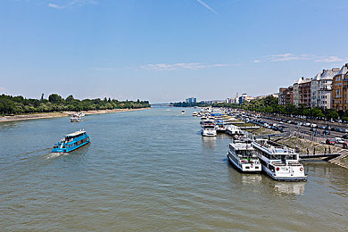 男人插曲女生视频：极速狂飙与柔情邂逅，驾驶生涯因她而改变-3