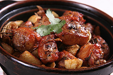 女人与公豬牲交HD：荒野竞速新纪元，极限驾驶艺术在开放世界巅峰对决-2