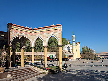 404禁止下载软件：极速逃脱赛博城，未来街头竞速挑战数字封锁新规