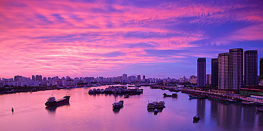 男男资源：双人竞速新纪元，动态资源管理与同步驾驶革新合作赛车体验-2