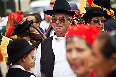 404黄色软件网站:经典赛车游戏重现江湖,玩家苦寻多年终获正版渠道-2