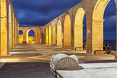 黄色应用排行：霓虹赛道霸主揭晓，顶尖赛车策略与争议全解析-2