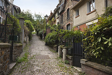 红桃视频成人入口：极限狂飙，征服环形山赛道，体验专业驾驶改装乐趣-3