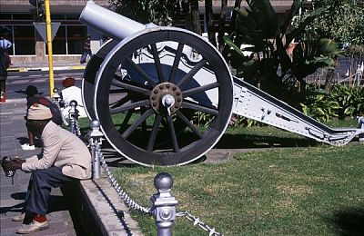 18种黄色软件：赛道幻彩师，以光影与心理博弈重塑竞速艺术