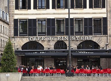 fⅰee性护士vidos猛烈：疾驰天使，心跳赛道上的生命竞速-3