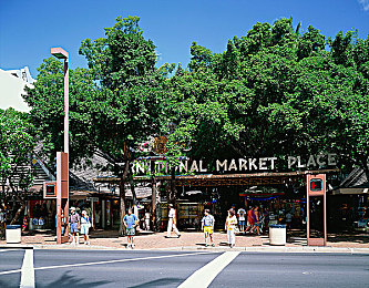 很色的软件：霓虹飞驰极光赛道，视觉与竞速的完美融合-2