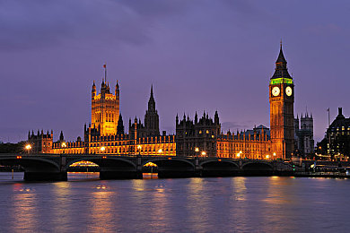 香蕉 插入桃子 里：隐藏赛道引爆热议，水果竞速游戏彩蛋设计解析与通关攻略-2